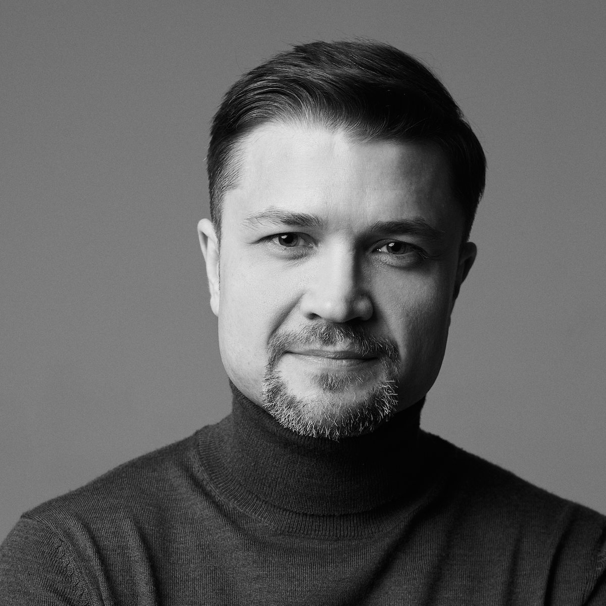 Dmitrij Żatuchin headshot